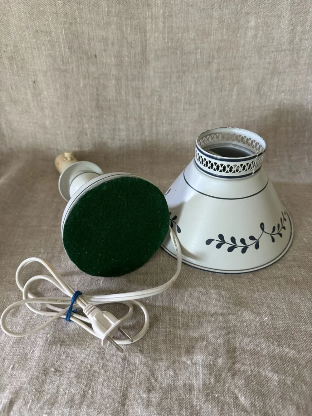 Vintage French Country Tole Metal Lamp